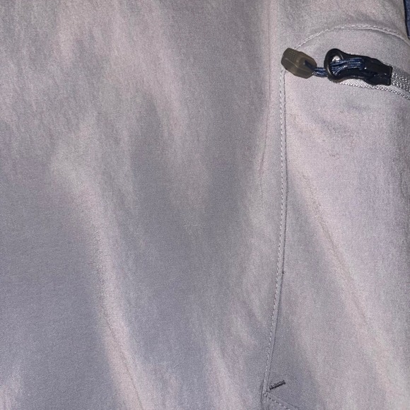 Outdoor Performance Fish Travel Zip Pocket Nylon Gray Lightweight Activewear - Picture 12 of 14